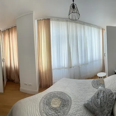 Апартаменты Luxury With Pool In The Center Of *