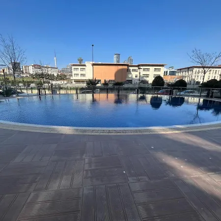 Luxury With Pool In The Center Of * Стамбул
